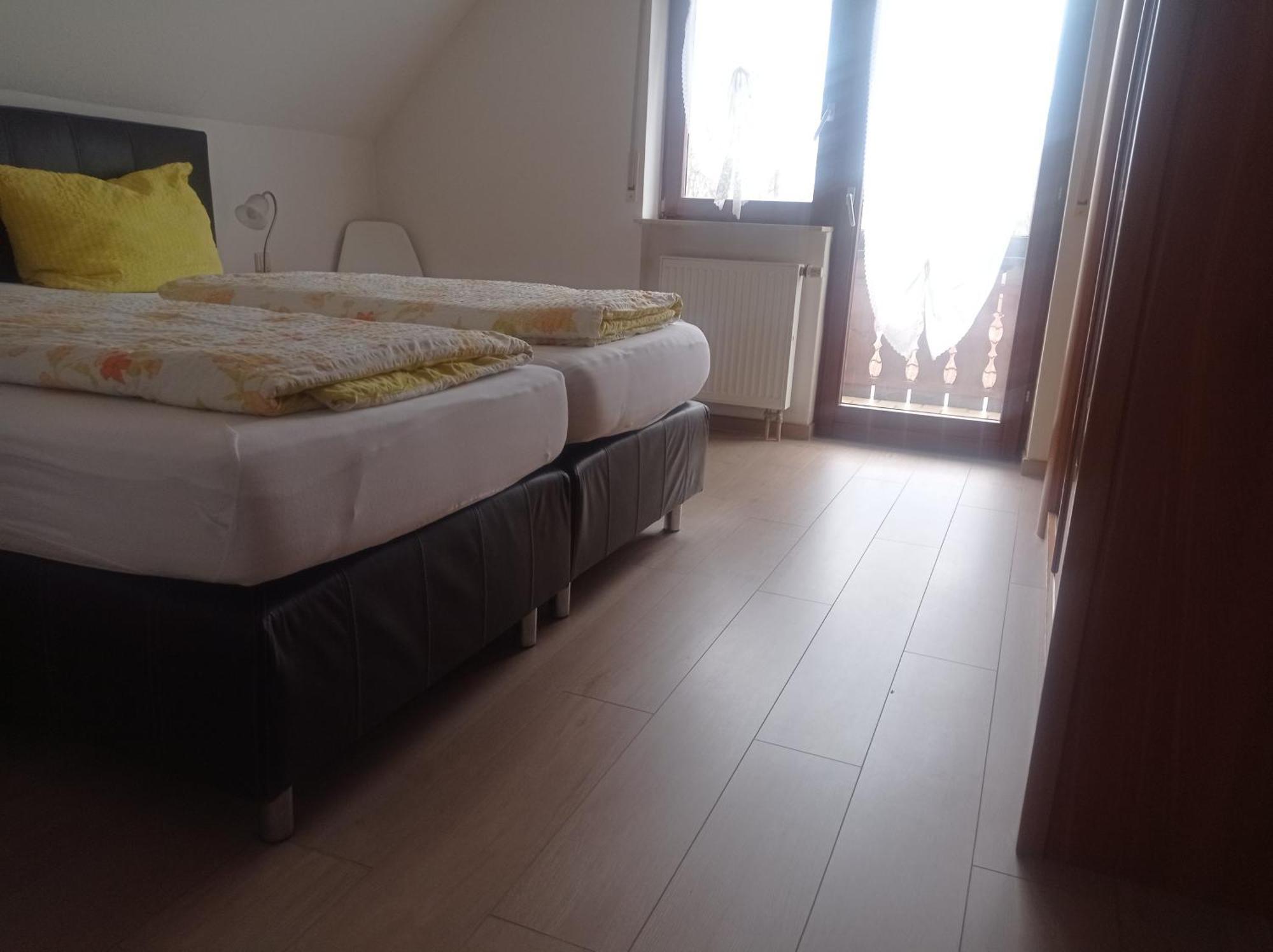 Ferienwohnung Serr เลาฟ์ ภายนอก รูปภาพ